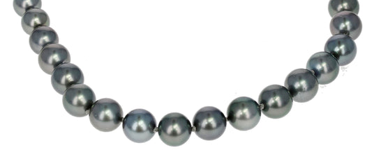 Graduated Tahitian Culture Pearl Necklace